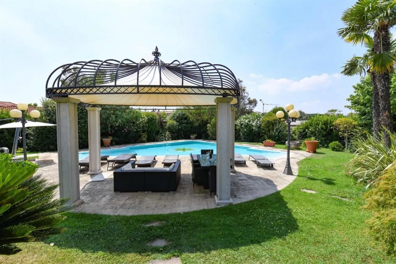 Private Luxury Villa With Pool Moniga del Garda